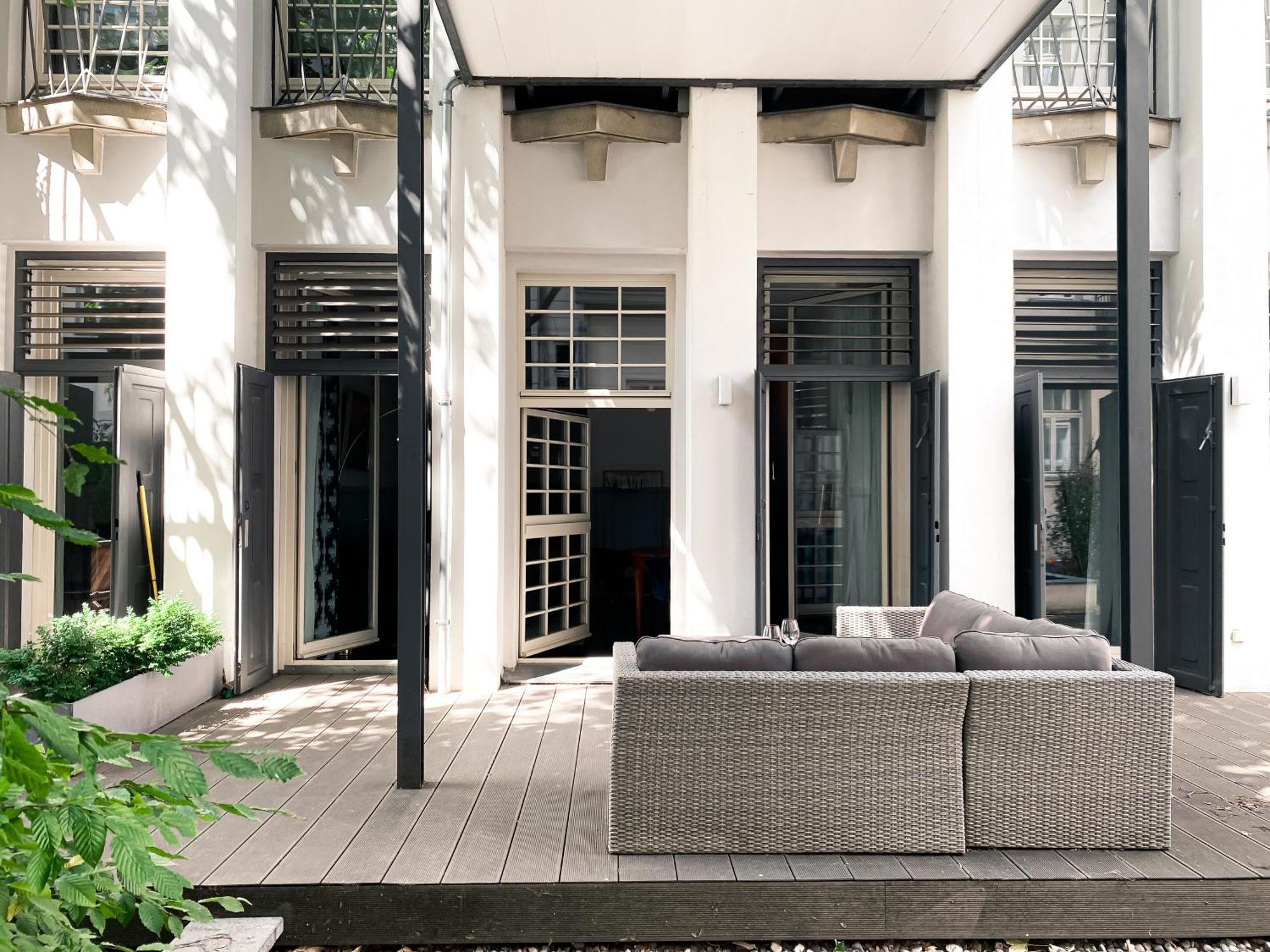 Designer Loft-Ferienwohnung Im Zentrum Mit Tiefgaragen-Parkplatz, Waschmaschine Und Privatterrasse Leipzig Exterior photo